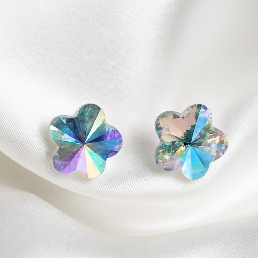 Reflections of Love Iridescent Clover Stud Earrings – Lucky Sparkle Jewelry